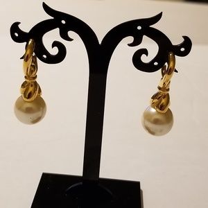 Golden pearl drop earrings